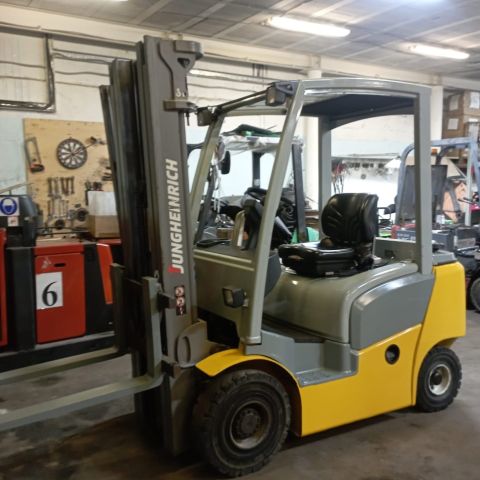 Аренда дизельного погрузчика Jungheinrich DFG320